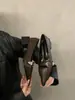 Sapatos de Salto Alto Pretos de Bico Fino e Salto Grosso, Sapatos de Couro Francês Estilo Coreano, Sapatos Retrô para Mulheres, Novos Mocassins Populares de 2025