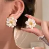 Pendientes de Camelia de Moda y Elegantes, Pendientes para Mujer de Nicho de Lujo Ligero, Nuevo Estilo Popular 2025, Accesorios para Orejas de Gama Alta