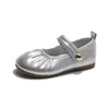 Otoño 2026 Nuevos Zapatos de Cuero para Niños Zapatos de Princesa para Niñas Zapatos Sencillos de Moda con una Sola Correa para Niños Pequeños Venta al por Mayor