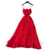 Vestido lencero rojo estilo vacacional para mujer, colección otoño 2026, con un diseño elegante, cintura alta, efecto adelgazante, espalda abierta sexy y elegante vestido largo