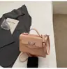 Bolsas de Mano de Diseño Nicho Otoño e Invierno para Mujer 2025 Nueva Moda Estilo Coreano Bolso de Hombro Versátil Bolso Cruzado para Viajes Cotidianos Moderno