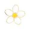 Broche de Flor de Cerezo de Nácar Blanco Natural de Gama Alta y Gama Alta Pin de Flor Simple Chapado en Oro Accesorios Antiexposición Regalo para Mujer