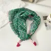 Pañuelo pequeño cuadrado de algodón y lino con borlas de 58 cm Protector de cuello Bufanda suave Pañuelo decorativo para la cabeza Pañuelo floral Retro Pequeño Fresco
