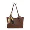 Bolsa Tote Feminina 2025 Nova Versátil Grande Simples de Ombro Trabalho Deslocamento Grande Capacidade Axila Bolsa Feminina