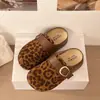 Mules de moda 2026 con suela blanda, sin cordones y tacón oculto, medias pantuflas cerradas de otoño para mujer