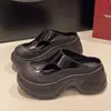 Sandalias de exterior para mujer con suela gruesa para el verano de 2026, suela de plataforma que aumenta la altura, medias pantuflas transpirables de punta cerrada para vacaciones y playa
