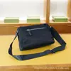 Nueva Bolsa de Hombro Casual para Hombre de P, Tela de Nylon Impermeable, Bolsa Cruzada, Gran Capacidad, Mochila Escolar, Bolsa de Gimnasio, Transfronteriza