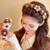 Bonita flor de lana de hojaldre, broche de flores de punto hecho a mano, pequeño material decorativo hecho a mano, accesorios para el cabello para niños.