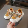 Zapatos Infantiles 2025 Primavera y Otoño Nuevo Estilo Tenis para Niñas Zapatos Casuales de Tabla para Bebés Zapatillas Suaves para Niños Pequeños Tendencia