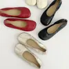 Novas botas curtas de outono e inverno com sola grossa, que aumentam a altura e emagrecem para mulheres, botas Martin estilosas e versáteis, botas Chelsea de calçar, botas curtas