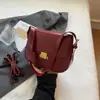 La bolsa popular de este año para mujer 2024 nueva moda popular en línea simple bolsa cuadrada pequeña sensación de alta gama retro casual bolsa cruzada