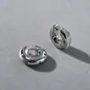 Brincos Únicos com Contraste Platina Banhada a Cobre, Concha Branca e Fritillaria Preta, Design Nicho para Mulheres