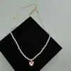 Colar Amor Simples e Versátil para Mulheres Design de Nicho Corrente para Clavícula para Mulheres Colar Fresco e Doce para Meninas Colar para Mulheres