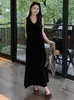 Vestido sin mangas de terciopelo y encaje patchwork estilo Hepburn francés, una pieza sofisticada de otoño/invierno que se puede usar como capa interior o exterior, un vestido chaleco versátil