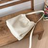 Bolso bandolera de alta gama para mujer 2025 Nuevo estilo coreano moderno simple versátil casual para ir al trabajo, bolso de mensajero por lotes