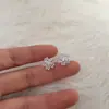 Pendientes Coreanos Exquisitos de Flor de Zirconia de Dongdaemun, Pendientes Versátiles de Copo de Nieve de Moda, Pendientes de Lujo Ligero de Gama Alta