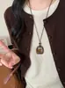 Estilo Étnico Resina Retrô Redondo Oval Colar Design de Nicho Corrente para Suéter Luxo Leve Sensação de Alto Padrão Acessórios para Colar Atacado