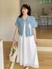 Inno Plus Size Jaqueta Jeans com Laço de Renda Feminina Verão Novo Estilo Conjunto de Saia com Suspensório Cor Damasco 242429