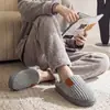 Chinelos de Algodão Masculinos Plus Size Inverno Interno Quente Chinelos de Algodão Peludo Masculino Chinelos de Chão para Casa Estilo Masculino Inverno Atacado