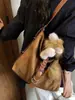 Bolsa de Axila Grande Capacidade Outono e Inverno Transfronteiriça para Mulheres, Nova Bolsa Saco de Camurça 2026, Bolsa de Ombro Transversal Retrô