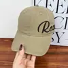 Gorra de Béisbol Retro Coreana Nueva de Primavera y Verano con Letras para Mujer, Gorra Bordada Simple Versátil de Copa Suave que Hace que la Cara se Vea Más Pequeña