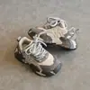 Tênis Dad Shoes Modernos de Solado Grosso Feminino 2026 Primavera/Outono Novo com Cadarço Cor Color Block Versátil Retrô Faz os Pés Parecerem Menores Sapatos Casuais Esportivos
