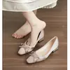 Zapatos Mary Jane de satén estilo francés con punta cuadrada y tacón grueso para mujer, nuevos de verano 2026, versátiles, elegantes, con lazo, zapatos de tacón bajo simples