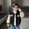 Chaqueta de béisbol de pana para niños, Nuevo modelo Primavera y Otoño 2026, Chaqueta moderna para niños, Ropa exterior a bloques de color a la moda para Otoño