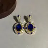Brincos de Luxo Leve de Nicho Totalmente Cravejados com Diamantes Azuis e Brancos Galvanizados com Ouro Real Pequenos e Exquisitos