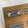 Aretes de Aleación de Diamante con Miles de Diseños, Aretes Versátiles, Lujo Ligero, Sensación de Alta Gama, Aretes Coloridos para Mujer, con Forma de Mariposa y Corazón