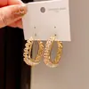 Pendientes Geométricos de Circonita Electrochapados en Oro Real de 18 Quilates, Lujo Ligero, Pendientes Únicos y Exquisitos con un Toque de Moda y Alta Gama para Mujeres