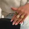 Conjunto de três anéis empilháveis vintage floral com estampa de leopardo e madrepérola, europeu e americano, transfronteiriço, moderno e único, banhado a ouro envelhecido para mulheres
