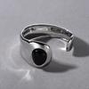Nueva Llegada 2024 Cobre Chapado Platino Incrustado Ónix Negro Joyería de Muñeca Abierta Ancha Accesorios de Alta Gama Lujo Ligero Estilo Cool Brazalete