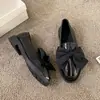 Comercio Transfronterizo Talla Grande Zapatos de Cuero Nuevos Otoño 2025 para Mujer, Estilo Británico Versátil Planos con Lazo Slip-On Mocasines