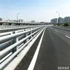 Barandilla de seguridad anti-colisión para puentes Q235, barandilla galvanizada con recubrimiento en polvo para puentes elevados, barandilla para puentes con paisaje fluvial suministrada directamente por el fabricante