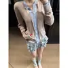 Chegou. Top justo de camadas para outono, com design falso de duas peças em color blocking e cardigã de tricô falso em lã