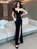 Elegante Vestido Exquisito de Alta Gama para Socialité, Vestido Delgado de un Solo Hombro con un Diseño Estiloso, Vestido Largo Estilo Francés que Ceñe la Cintura y Resalta las Caderas
