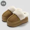 Chinelos de Algodão Peludos com Solado Super Grosso para Mulheres, Quentinhos de Inverno para Casa, Novo Estilo, Antiderrapantes para Usar ao Ar Livre, Atacado