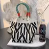 Bolsa de Mão Tricotada Estilo Novo Japonês e Coreano Portátil Trabalho Passeio Grande Capacidade Tote Pequena Bolsa Quadrada
