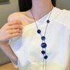 Collar Largo Asimétrico de Disco Blanco Super Azul Klein para Mujer 2025 Nuevo Accesorios de Collar de Clavícula de Gama Alta