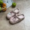 Tamancos Mary Jane para uso externo no verão, chinelos femininos de EVA, respiráveis, antiderrapantes, resistentes à praia, calçados casuais fechados com suporte para o arco do pé
