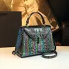 Popular Bolso de Mujer con Patrón de Cocodrilo Iridiscente, Nuevo Estilo 2026, Elegante, Piel Genuina, Bolso de Hombro Cruzado para Madres de Mediana Edad