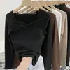 Camisa Base de Veludo Outono e Inverno Feminino Novo Design Sense Nicho Gola Quadrada Esfoliante Irregular Elegante Slim Fit Top Interior