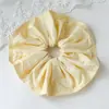 Goma de pelo prensada de color crema, versión grande y ancha, nueva, para mujeres con cabello grueso, accesorio para el pelo tipo scrunchie con volantes