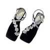 Sandálias de salto alto estilo francês, bico quadrado, design de nicho, com flores de lantejoulas, estilo slip-on, para mulheres, novo modelo 2026, adequadas para combinar com vestidos, sandálias anabela