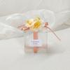 Caixa de Doces de PVC Transparente Estilo Ins Criativa para Cerimônia de Acompanhamento de Casamento Cor Champanhe Caixa Quadrada de Doces com Flor para Casamento Atacado