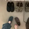 Versión de Cuero Suave~Estilo Wanwan Más Terciopelo Estampado de Leopardo Boca Profunda Zapatos de Piel para Mujer, Uso en Exteriores, Calidez Otoño/Invierno, Mocasines de Moda para el Trabajo