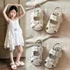 Nuevas Sandalias de Verano para Niñas de 3 a 6 Años, Sandalias Estilo Princesa con Punta Cerrada y Suela Suave, Antideslizantes, Zapatos Huecos Mary Jane