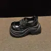 Sapatos Femininos de Couro Pequenos 2026 Temperamento Primavera Novo Estilo Moda Estilo Britânico Plataforma Salto Grosso Aumento de Altura Versátil Mocassins Sapatos