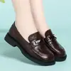 Mocasines de Cuero Suave con Suela Gruesa para Mujer 2026 Nuevo Estilo Estilo Británico Zapatos Pequeños de Cuero Suela Suave Versátiles Tacón Grueso Zapatos de un Solo Color Slip-on Zapatos para Mujer